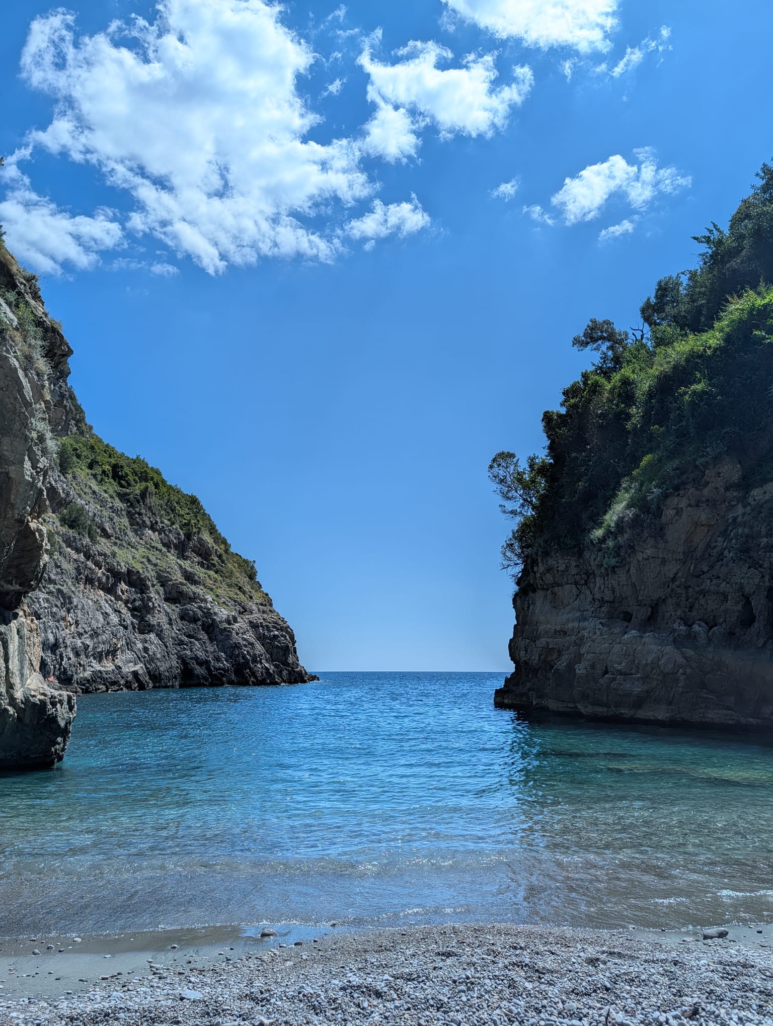 Fiordo di Crapolla: I 700 Scalini tra il Mito e la Natura Selvaggia