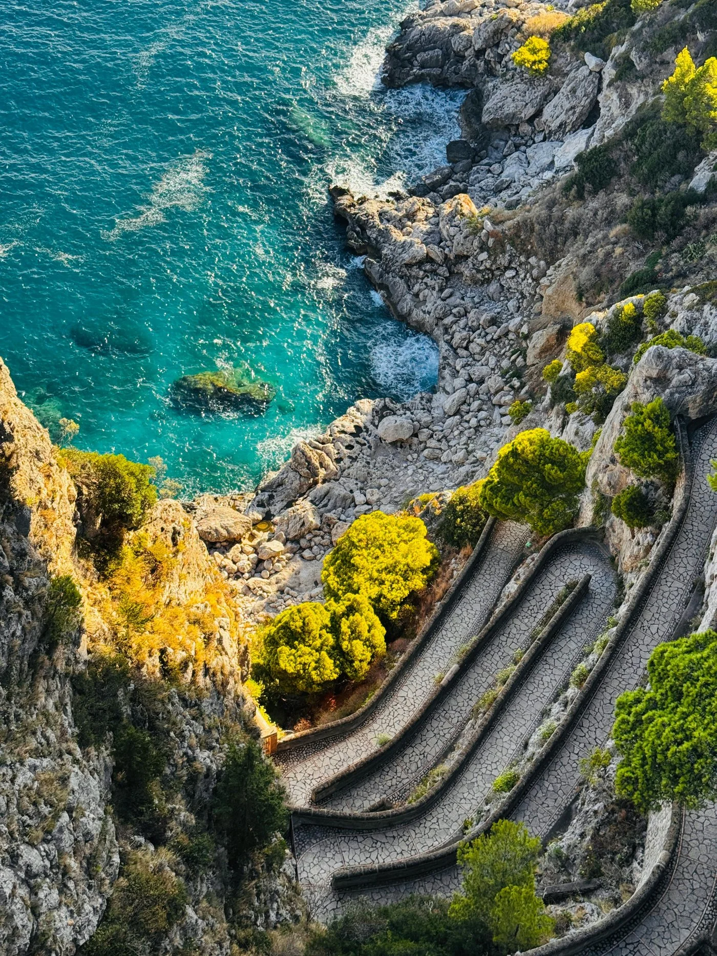 Giardini di Tiberio e Via Krupp: Il Sentiero Imperiale di Capri